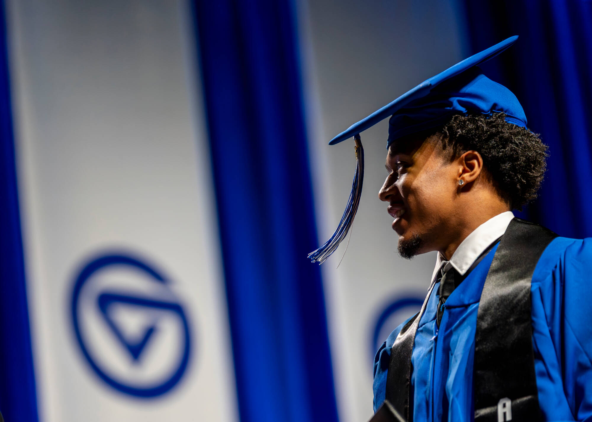 GVSU student at commencement.